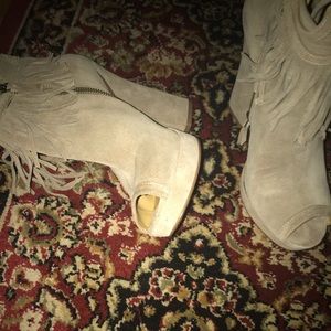 Nine West suede tan booties sz 9